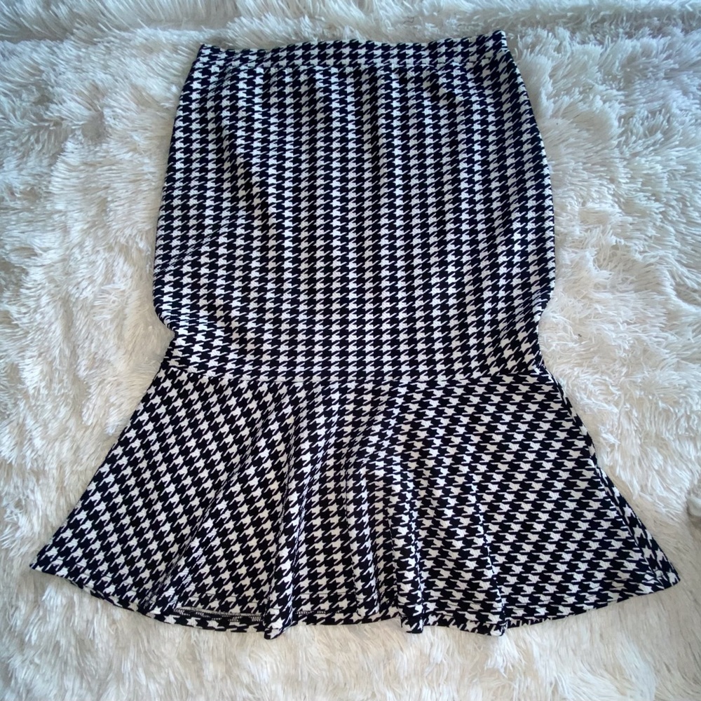 ⭐️5 for $25⭐️ Flared skirt